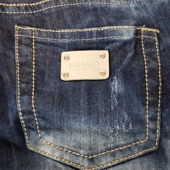 Buffalo Jackson Mid Rise Bermuda Denim Shorts size 30 32 Acid Wash Distressed - Picture 8 of 9